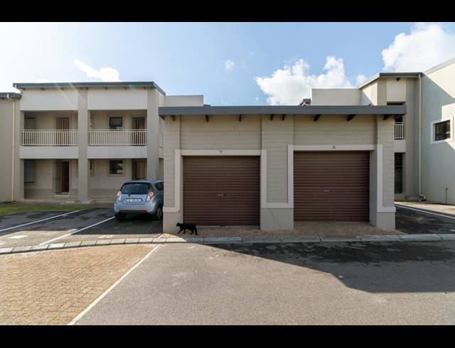 2 BEDROOM APARTMENT FOR SALE IN BURGUNDY ESTATE